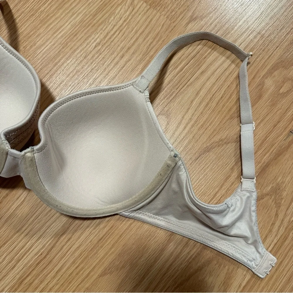 Wacoal 32D Bra Beige Perfect Primer T-Shirt Underwire Back Closure 853213
